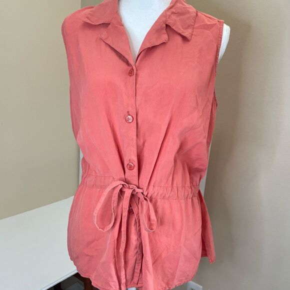 100% silk| Melrose Studio| Medium sleeveless top| button down| tie elastic waist - Picture 9 of 12